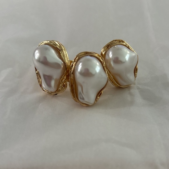 Gold and White Pearl Statement Ring - Picture 2 of 3